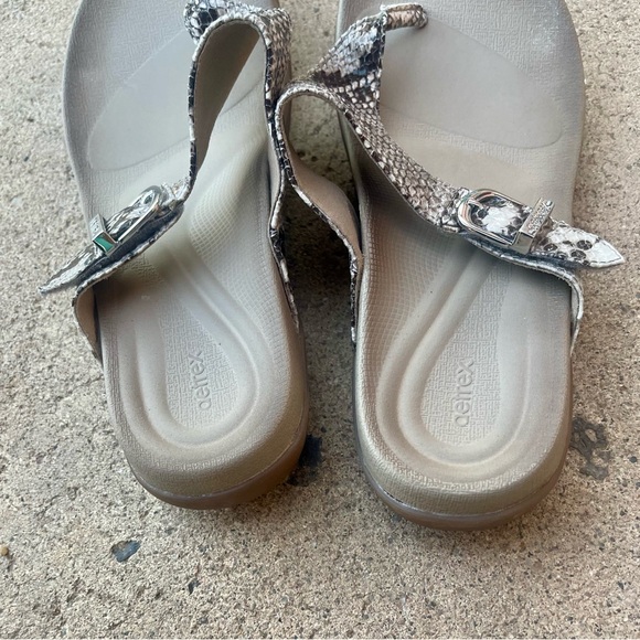 Aetrex Women's Rita Adjustable Thong Sandal - Snake size 10 - Picture 2 of 4
